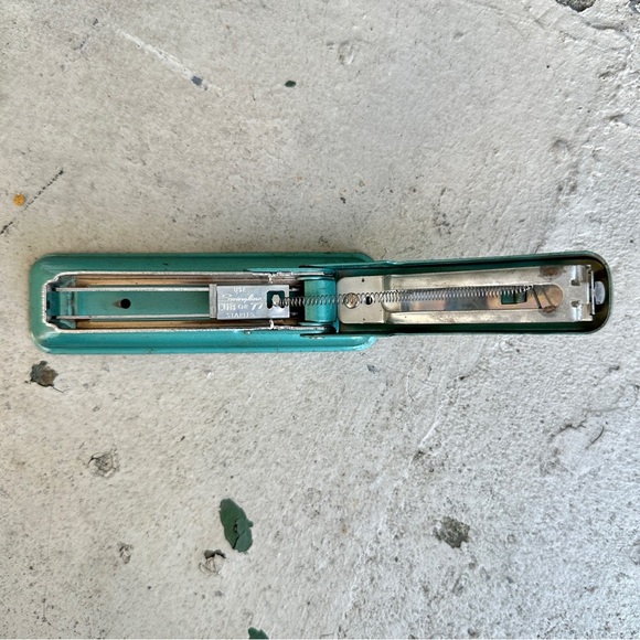 Swingline Cub Stapler - Picture 15 of 16